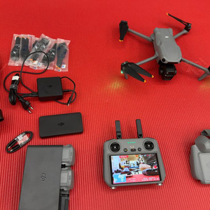 개봉만한 새상품)DJI Air 3S 플라이 모어 콤보 풀세트+케어2년+SD카드512+추가100w정품충전기 팝니다