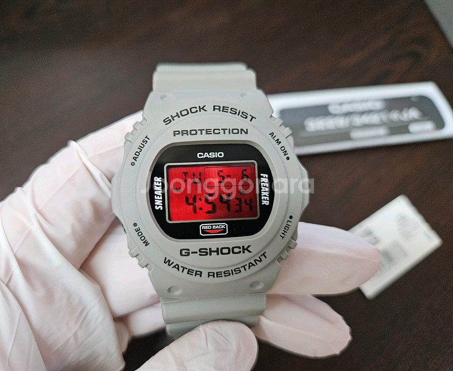 지샥 DW-5700SF Sneaker Freaker--0