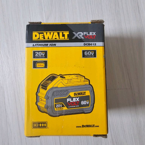 디월트 DCB612 배터리