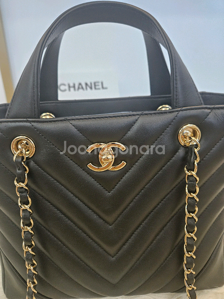 샤넬 쉐브론 토트 숄더백--5