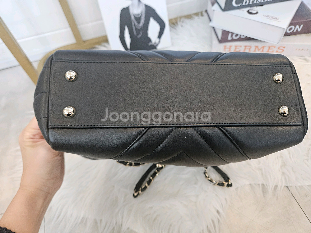 샤넬 쉐브론 토트 숄더백--4