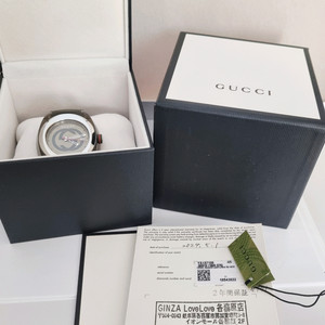 정품 구찌 씽크 카키색 남자시계