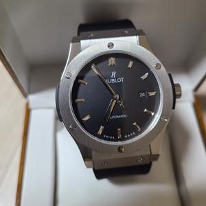 위블로 티타늄 42미리 판매합니다