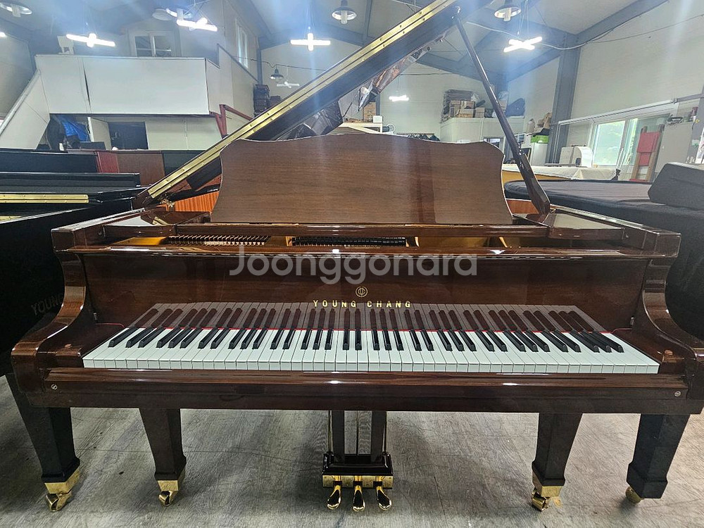 영창그랜드피아노 C-185--0