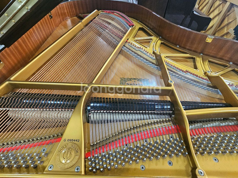 영창그랜드피아노 C-185--8