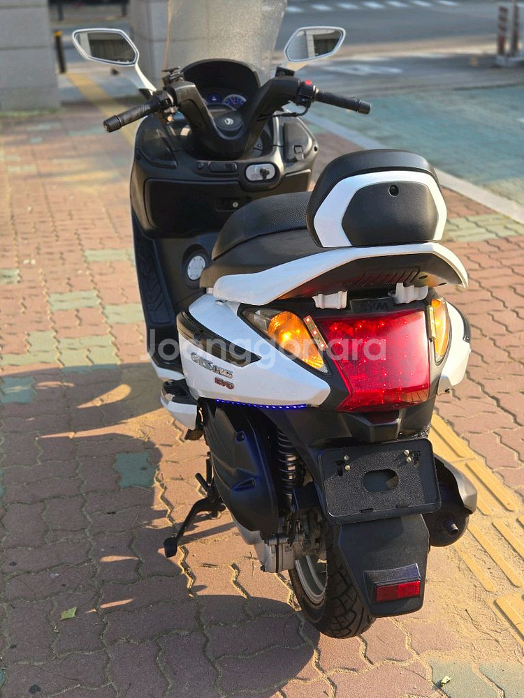 AA급 보이저125 gts evo 캬브 모델 스쿠터 판매--7