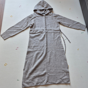 지컷(gcut) 후드 니트 원피스 멜란지그레이색상