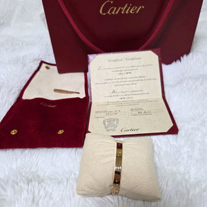 까르띠에 러브팔찌 로즈골드 16호 새상품급