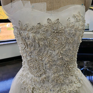 비즈폭탄 웨딩드레스