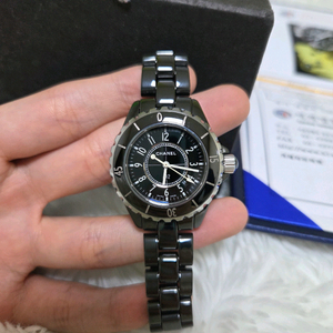 샤넬J12 블랙 33mm 세라믹 쿼츠