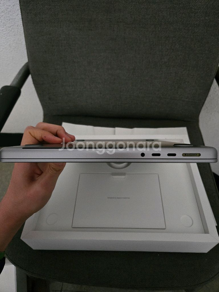 맥북프로 M3 14인치 8기가 512기가--2