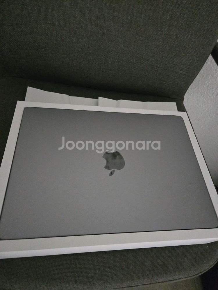 맥북프로 M3 14인치 8기가 512기가--0