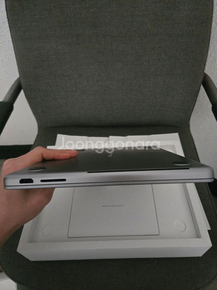 맥북프로 M3 14인치 8기가 512기가--4