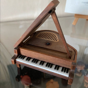 MP3, 뮤직박스 원목 수공예 피아노 판매합니다.