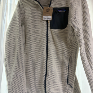 파타고니아 우먼즈 R1 에어 후디