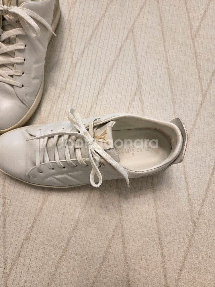 루이비통 스니커즈 270--2