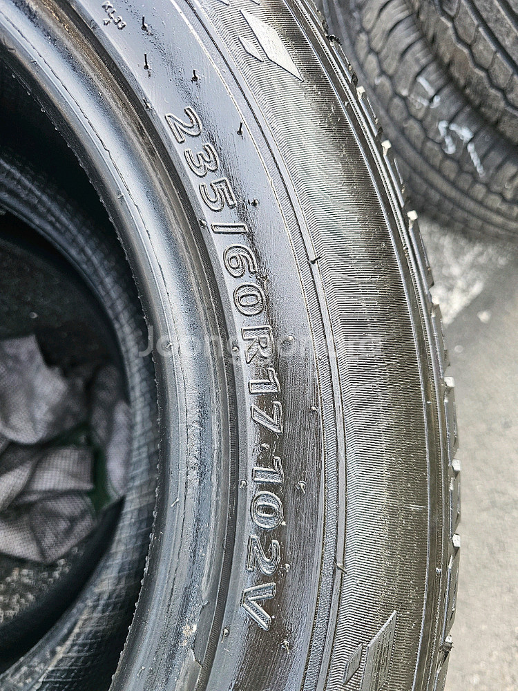 235 60 17 금호 크루젠 타이어--1