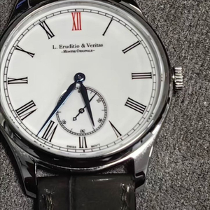 L. Eruditio & Veritas 시계 구매합니다