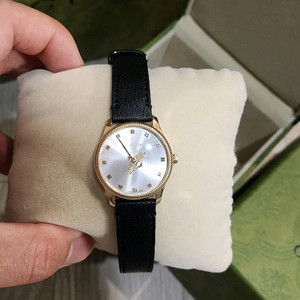 구찌 꿀벌 금장 시계