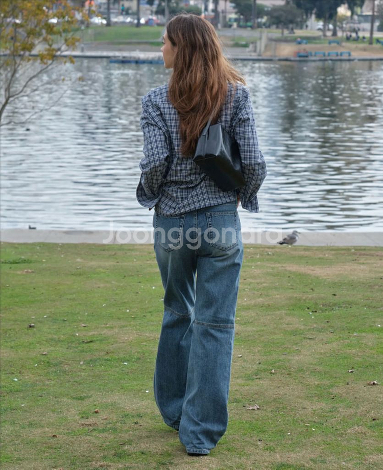 로우클래식 카라멜 박스 백 레더 블랙--3