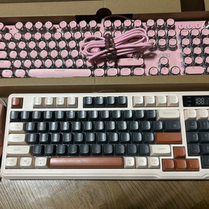 핑크 기계식 키보드 마우스 세트 + 블루투스 키보드= 동시에