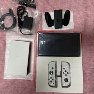 닌텐도 스위치 OLED 화이트 풀박 상태 좋아요!