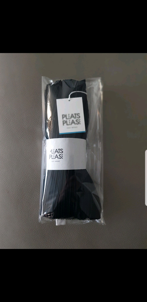 새상품)플리츠플리즈 11월 먼슬리가디건 블랙 이세이미야케--2