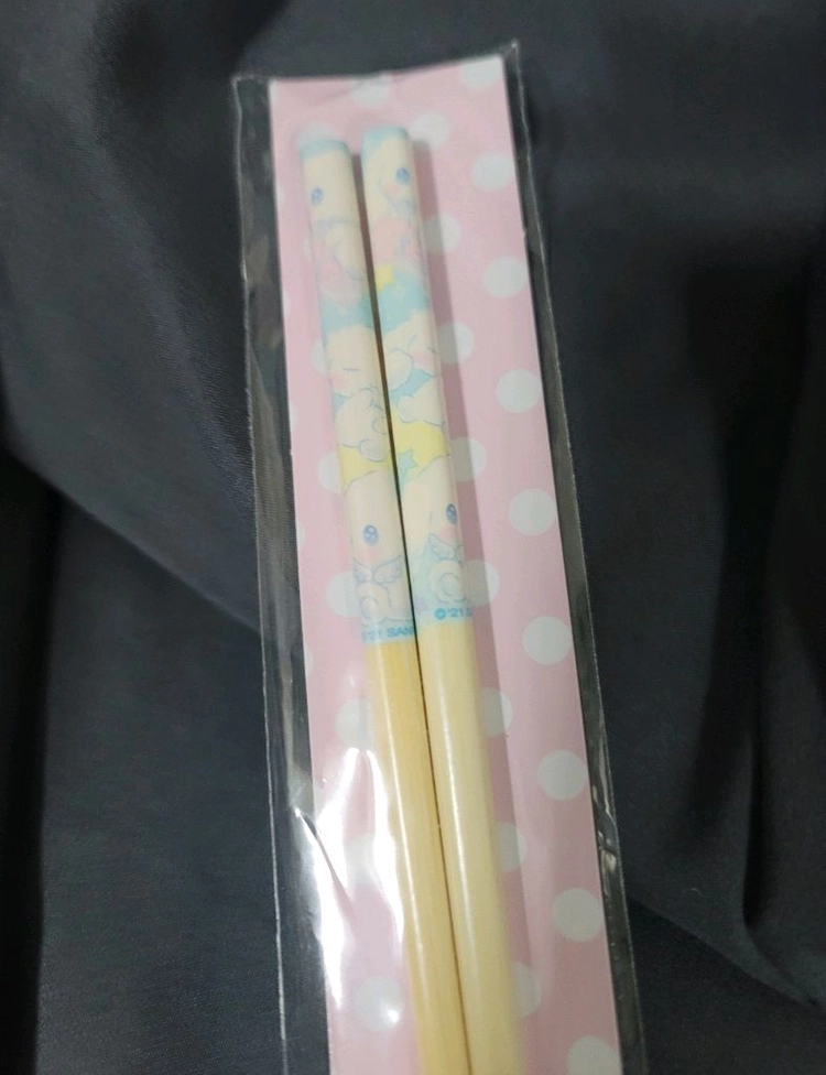 산리오 이치고 신문 시나모롤 나무 젓가락 이미지
