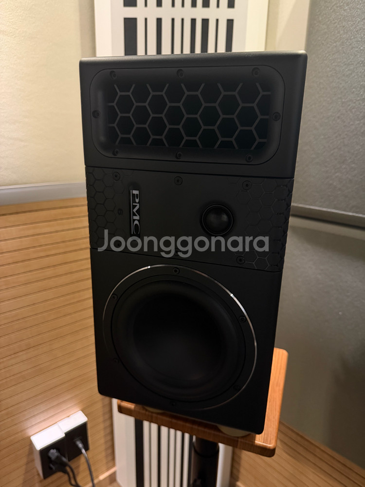 PMC6 스피커 1조 +이더넷 공유기(랜케이블 포함)--2