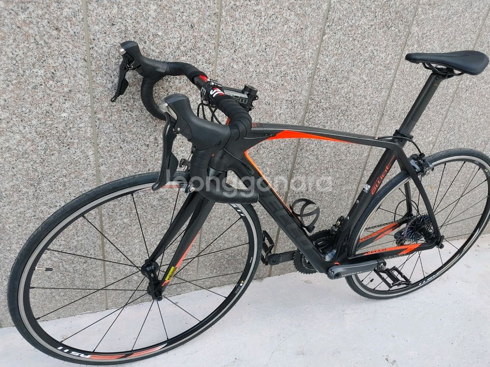 상태A급 17년 첼로 엘리엇s8 풀 울테그라 카본 로드자전거 490사이즈 팔아요.--9