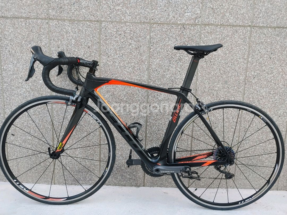 상태A급 17년 첼로 엘리엇s8 풀 울테그라 카본 로드자전거 490사이즈 팔아요.--5