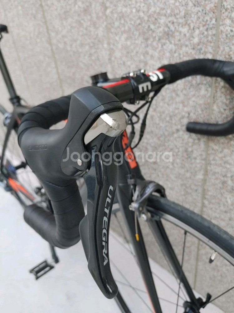 상태A급 17년 첼로 엘리엇s8 풀 울테그라 카본 로드자전거 490사이즈 팔아요.--4