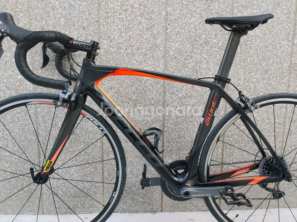 상태A급 17년 첼로 엘리엇s8 풀 울테그라 카본 로드자전거 490사이즈 팔아요.--8