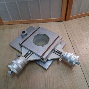 미쓰도요 마이크로미터 XY 스테이지