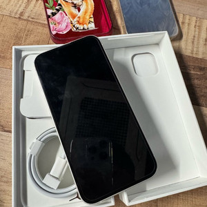 아이폰14 256기가 화이트 팝니다