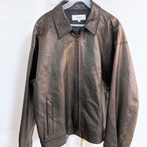 (100)오엑스스튜디오남자유광세미오버핏가죽자켓