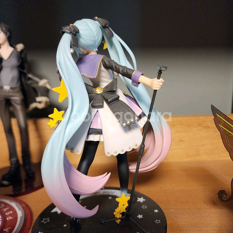 하츠네 미쿠 피규어 (10주년.ver)--1