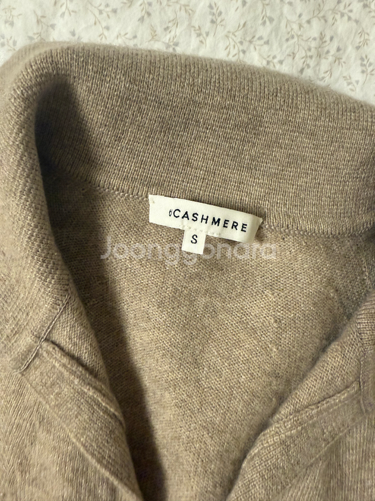 더캐시미어 홀가먼트 칼라니트 탑--3