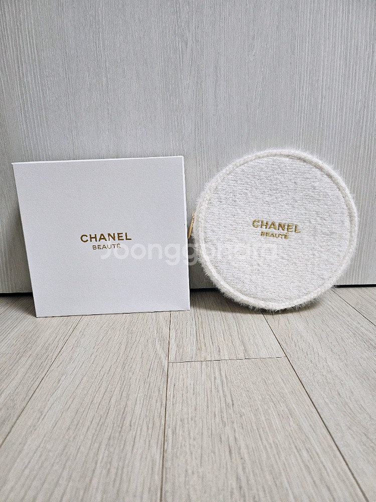 정품) 샤넬 트위드 화이트 원형 파우치 (코스메틱)--0