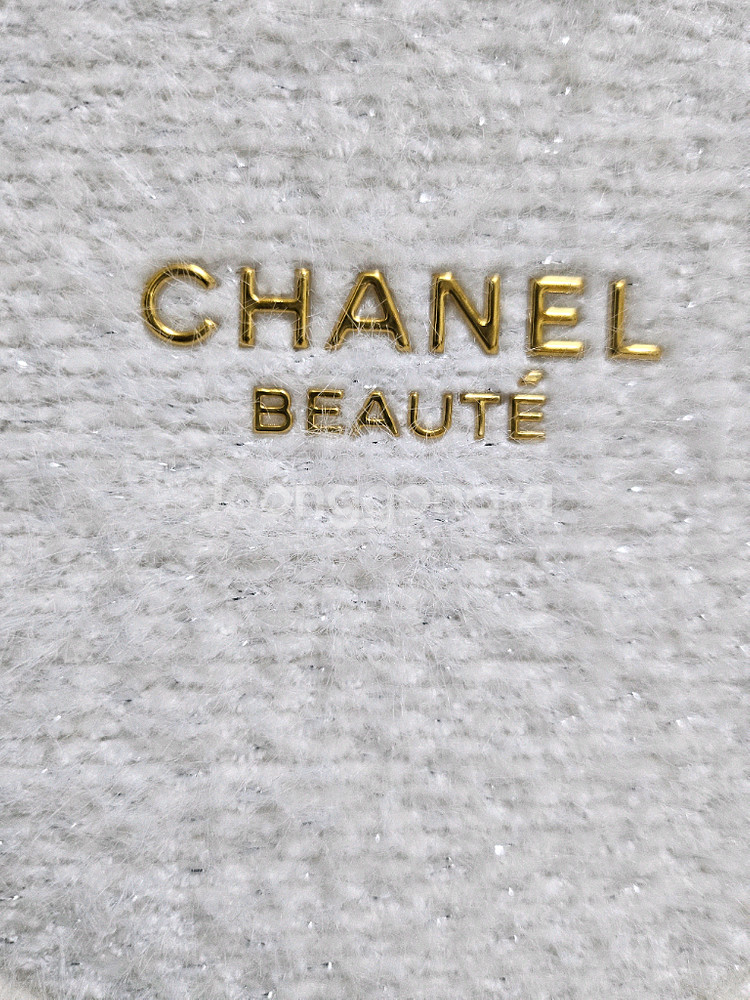 정품) 샤넬 트위드 화이트 원형 파우치 (코스메틱)--1