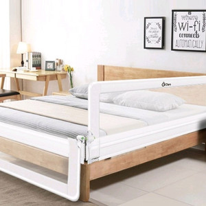 끌라로 프리미엄 침대안전가드ㅡ 저렴히 판매합니다.