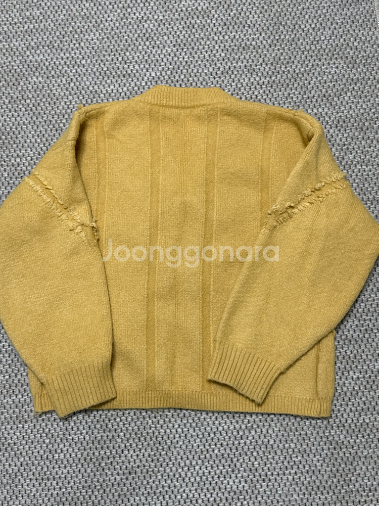 여성 브이넥 옐로우 니트--1