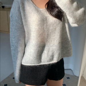 모헤어 브이넥 니트