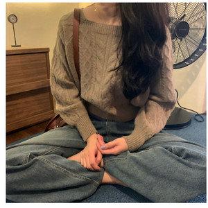 스퀘어 꽈배기 니트 베이지