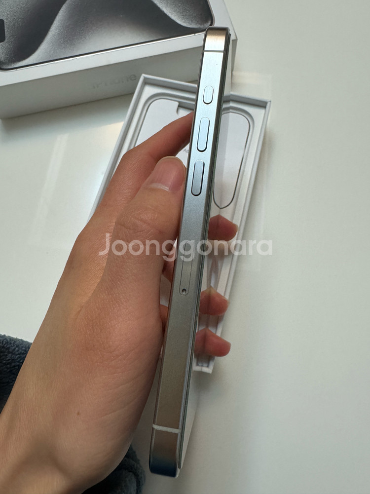 아이폰15 프로 화이트티타늄 256gb--2