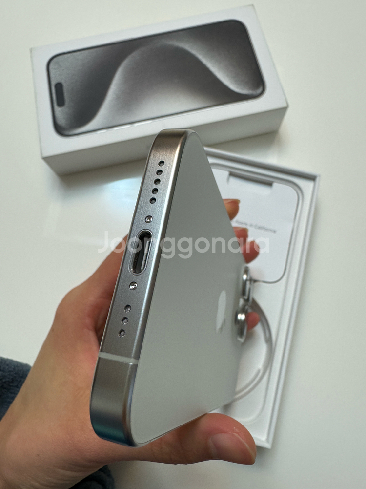 아이폰15 프로 화이트티타늄 256gb--6
