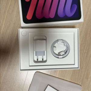 아이패드 미니 7세대 (a17 pro) 128GB 와이파이 + hou키보드케이스