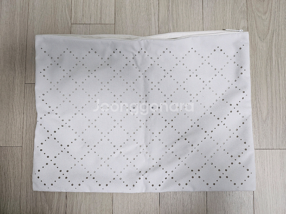 정품) 샤넬 빅 사각 화이트 면 파우치 (코스메틱)--3