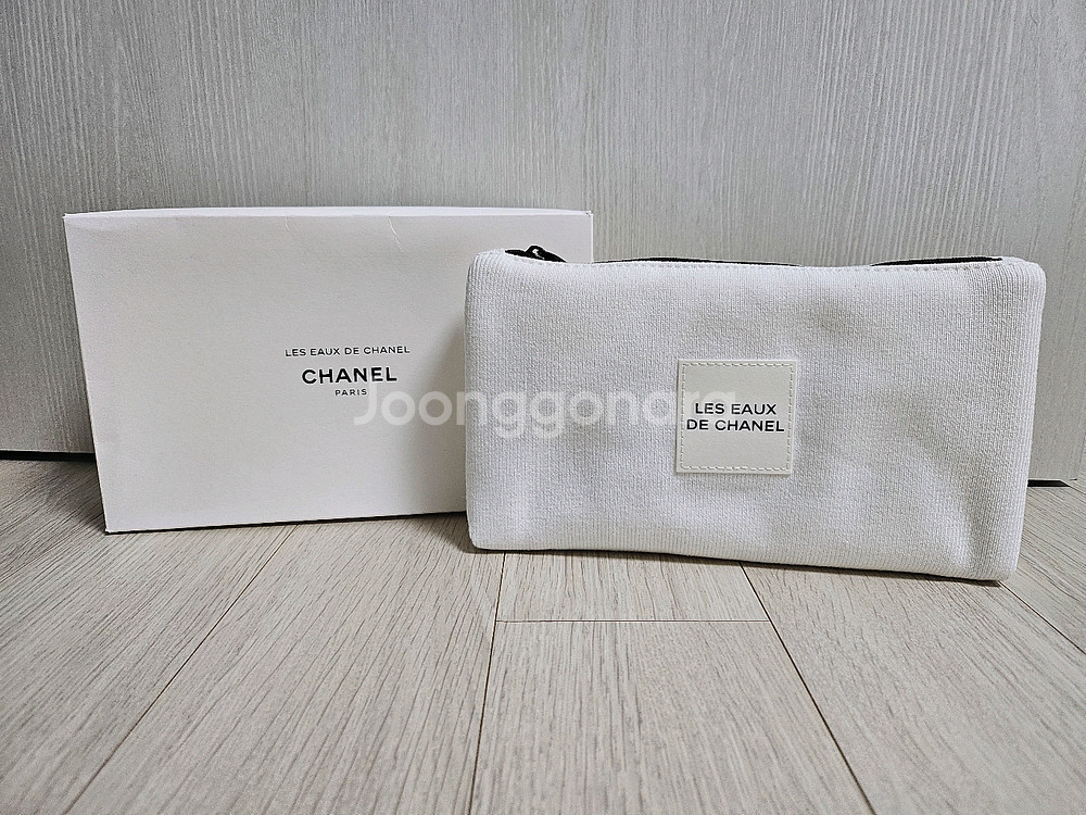 정품) 샤넬 레조드 화이트 파우치 (코스메틱)--0