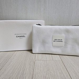 정품) 샤넬 레조드 화이트 파우치 (코스메틱)